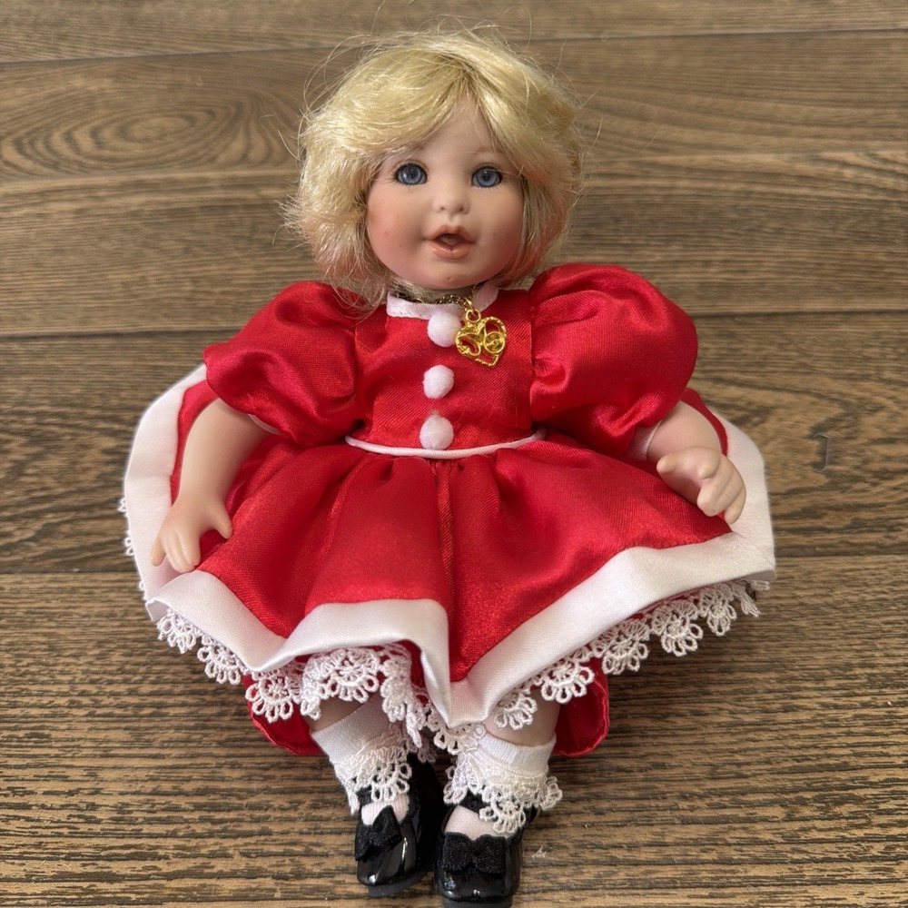 Marie Osmond Santa Baby Tiny Tot Christmas Porcelain Doll 2001 Necklace